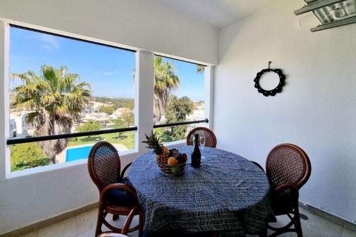 Blue Palmtree Apartment